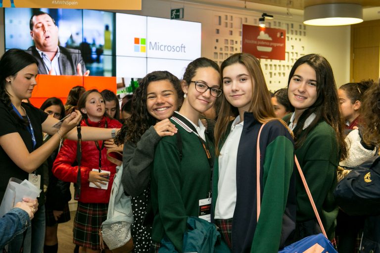 Microsoft ayuda a las niñas a estudiar STEM
