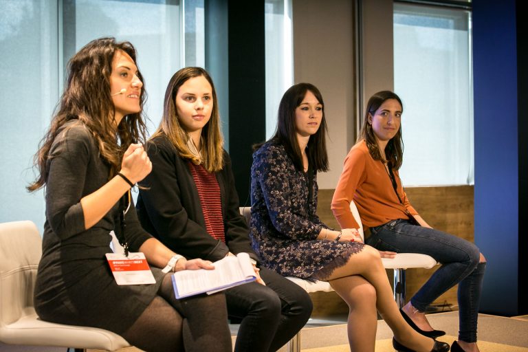 Microsoft ayuda a las niñas a estudiar STEM