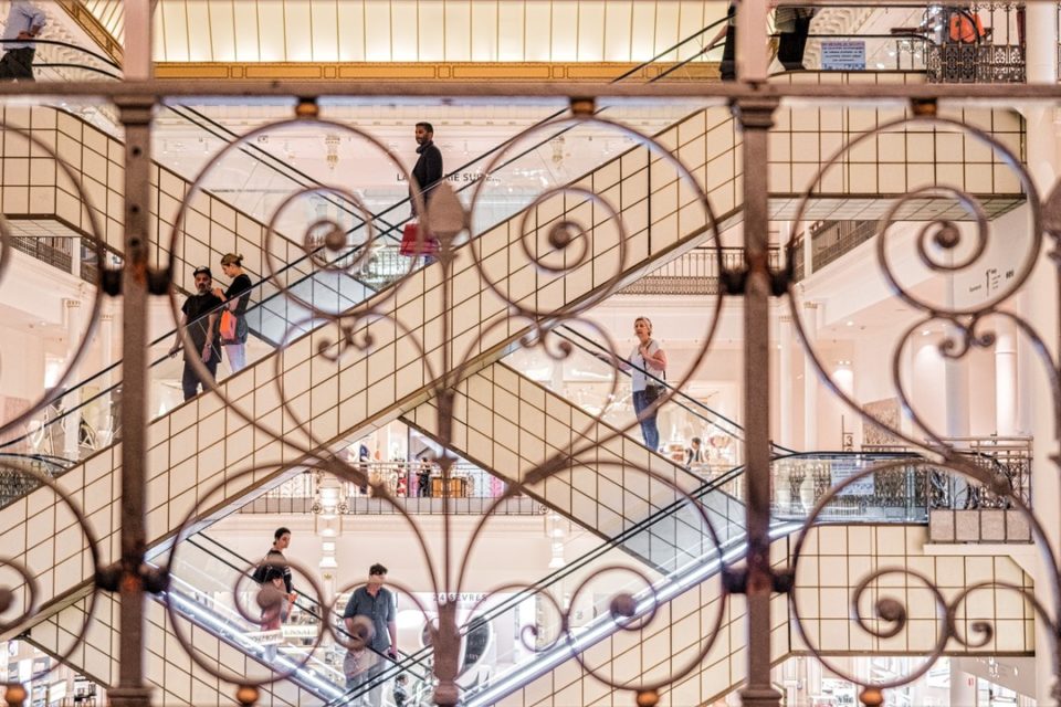 Retail sector lujo