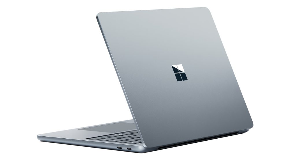 Vista trasera lateral de Surface Laptop 13 pulgadas en color Ocean