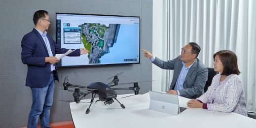 透過先進的MLOps讓建置、訓練模型更加快速，以視覺化的方式建模，使用者可在圖台上檢視即時資訊及地理座標，產出新的應用價值。